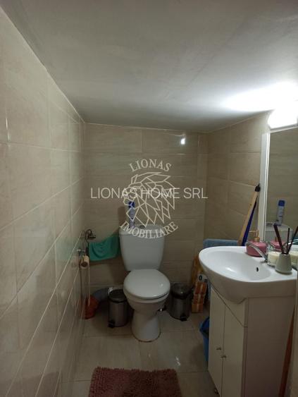 Apartament la casa 3 camere-curte-piscina-foisor-Zona Podul Jelnei - 11