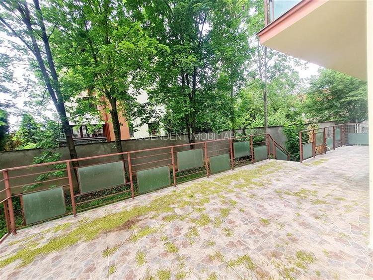 Vila impetuoasa pe 700mp teren:Spatiu versatil pentru locuinta/afacere Premium - 33