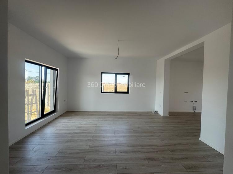 Casa Individuala pe parter in Mosnita, Toate Utilitatile, Drum asfaltat - 5