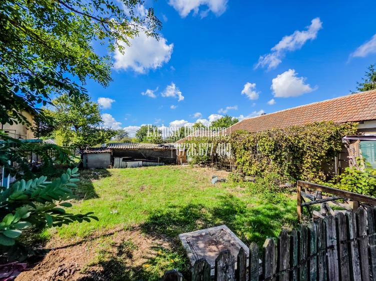 Teren 1350 mp cu deschidere 25 ml cu casa demolabila de 90 mp - 2