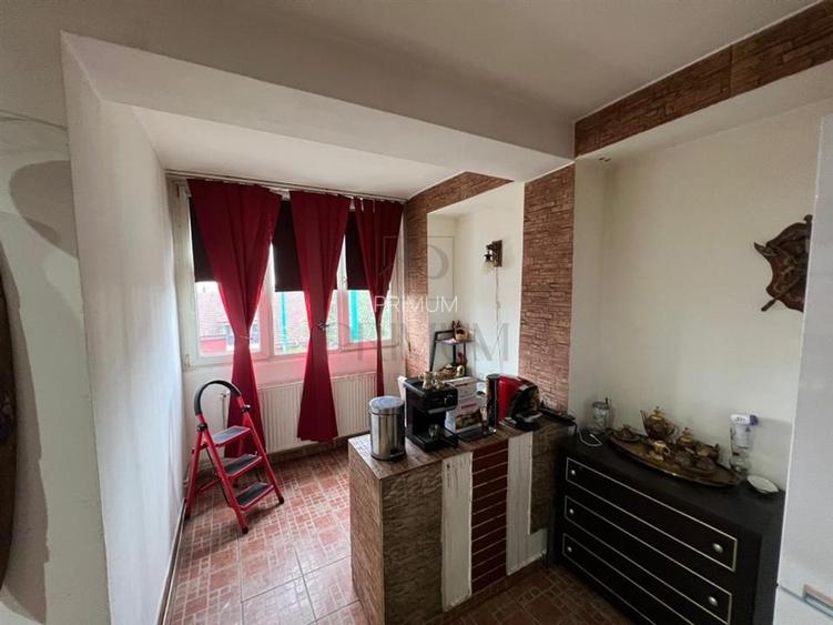 SOARELUI - ETAJ 2 - DECOMANDAT - 3 CAMERE - 2 BAI - 2 BALCOANE - CENTRALA PROPRI - 7
