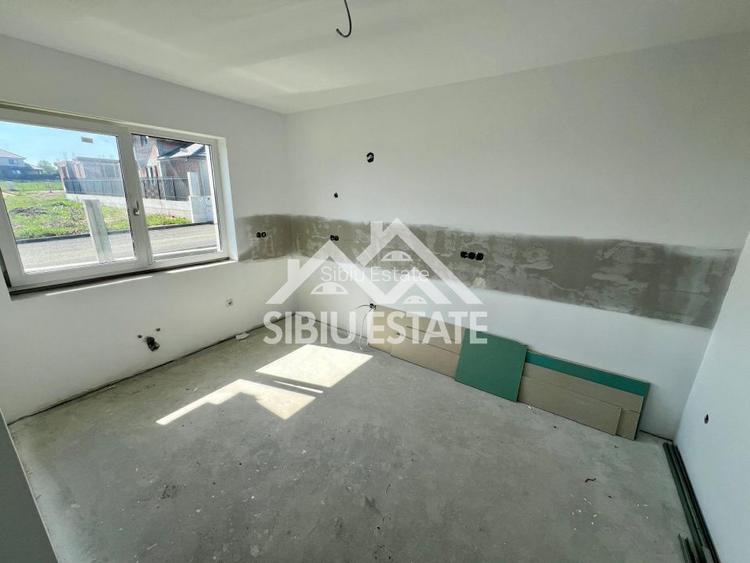 Casă Individuală cu Garaj , Calea Cisnadiei, zona Casa de Apă - 10