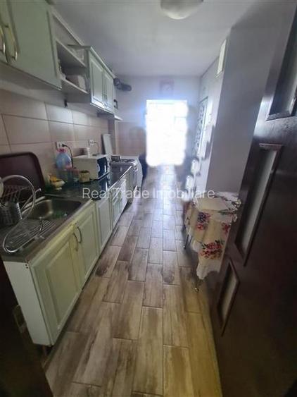 Apartament 4 camere decomandat, etaj intermediar Racadau - 6