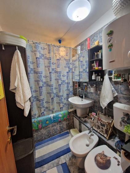 Apartament 4 camere mobilat-utilat Berceni (Huedin) bloc reabilitat - 160000 €