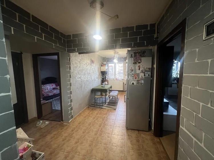 Apartament 2 camere Tomis Nord zona Rustic 100000 euro - 2