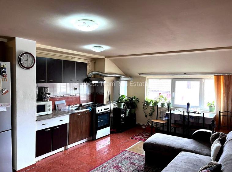 Apartament Mansardă Spațios – Ideal pentru Investiție sau Locuință - 2