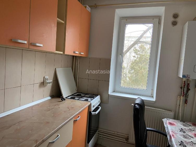 Închiriez apartament zona tomis 2 - 4