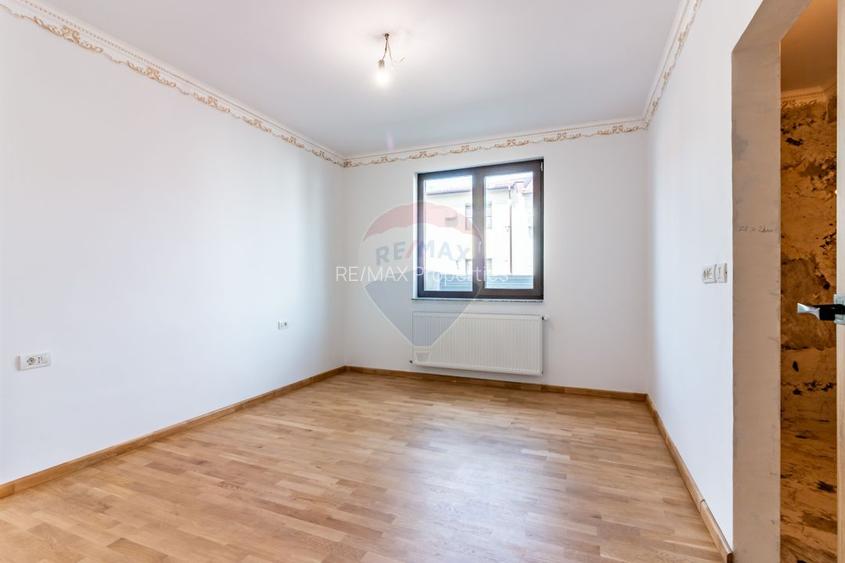 Casa duplex de vanzare Chitila 5 camere / teren 348 mp - 26