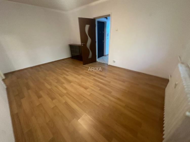 2 Camere Parter din 8 an 1982 Ideal Birou Firma Bloc Izolat Bucur Obor - 8