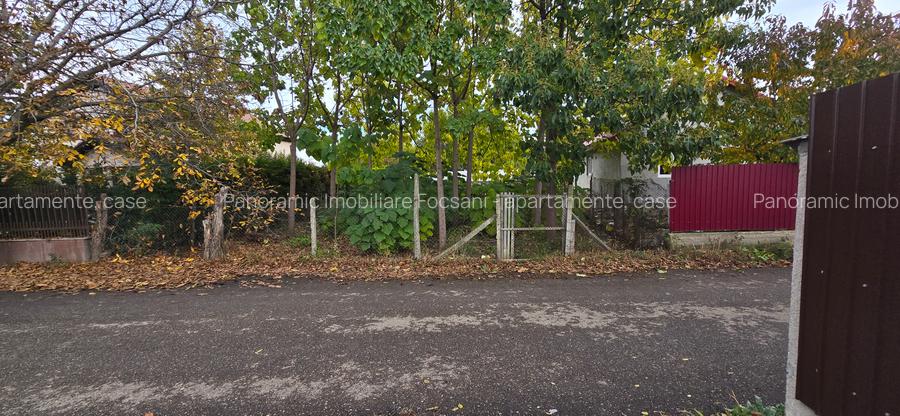 Teren  715  mp  intravilan Petresti - 3