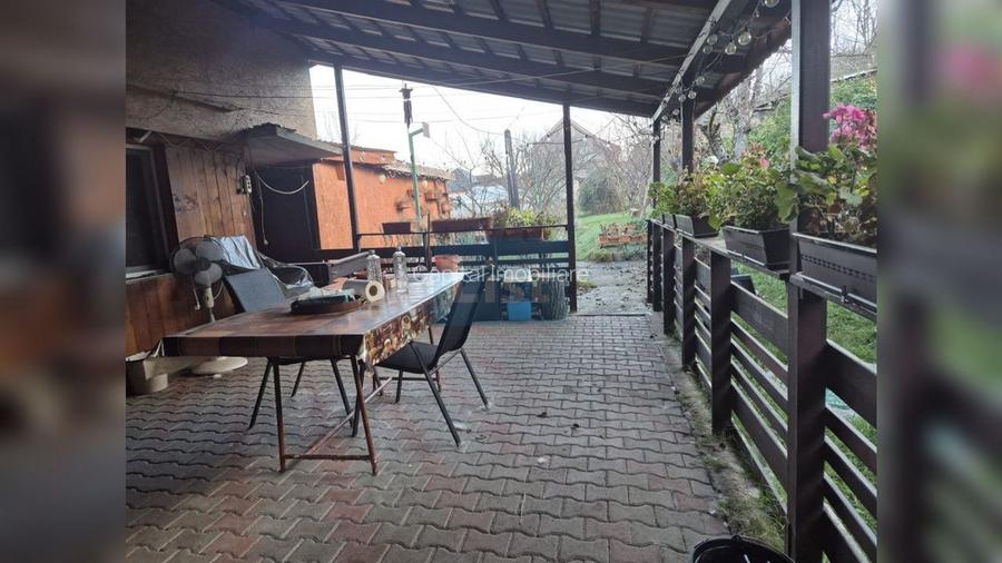 Casa pe un nivel, cu livada,  la intrarea in Dezmir - 9