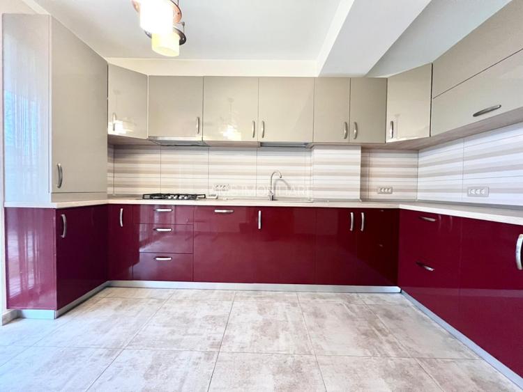 VILA 4 CAMERE / CURTE PROPRIE/ 2 LOCURI PARCARE - 8