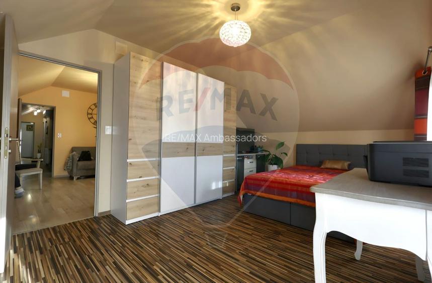 Apartament cu 3 camere de vânzare - 11