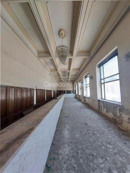 Cladire ultracentrala cu curte privata, pentru activitati diverse - 10