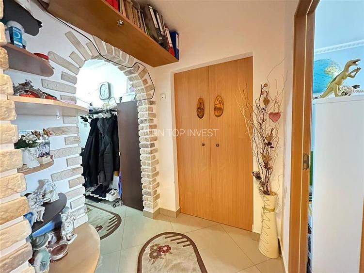 Apartament 3 camere decomandat zona Vasile Aaron - 14