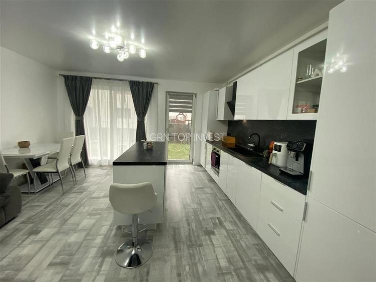Apartament cu 3 camere 2 bai si curte in Selimbar - 9