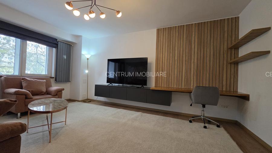 Bulevardul Unirii - Palatul Parlamentului - 3