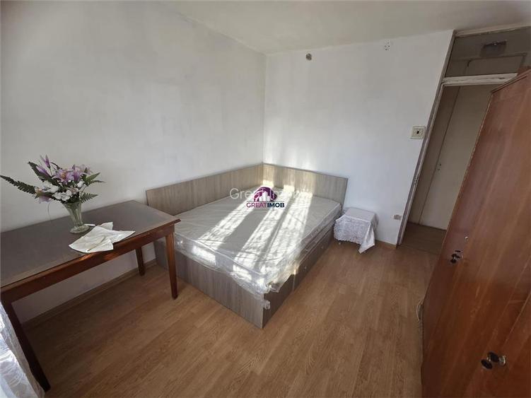 Inchiriere 1 camera dintr-un apartament cu 3 camere. - 6