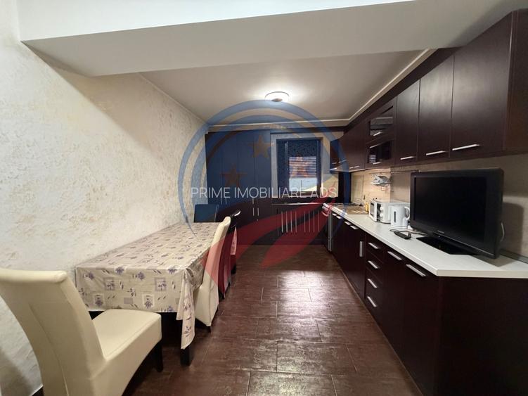 CHIRIE GARSONIERA FORD DAMILA - 3