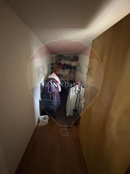 Casă de vânzare cu teren generos de 1.043 mp, două corpuri de locuit. - 6