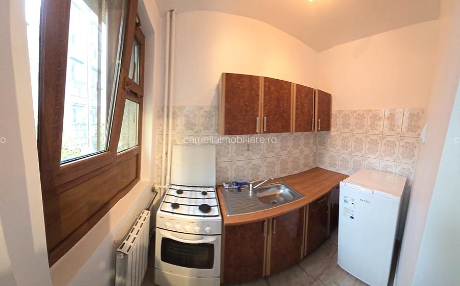 Garsonieră, zona Giurgiului, 2 stații  Eroii Revoluției, str Magurei, 1 - 7