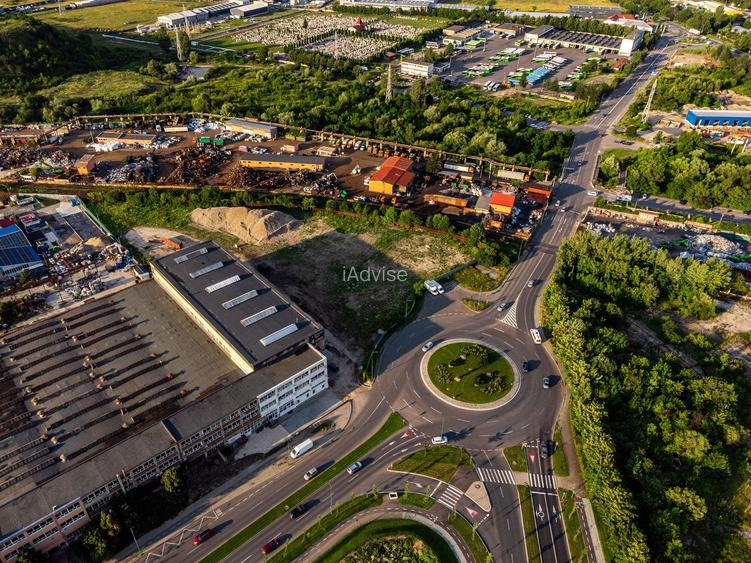 TEREN IN SENS GIRATORIU - 8