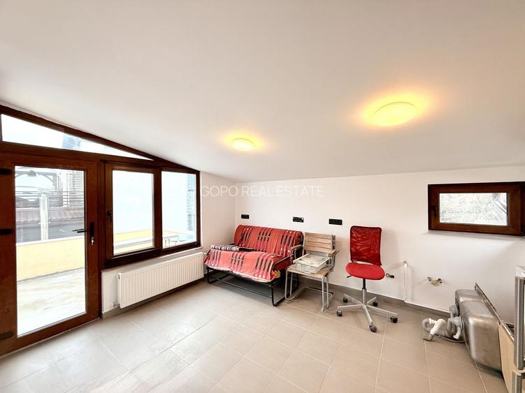 Doua etaje in vila pe malul lacului Grivita birouri rezidential - 17