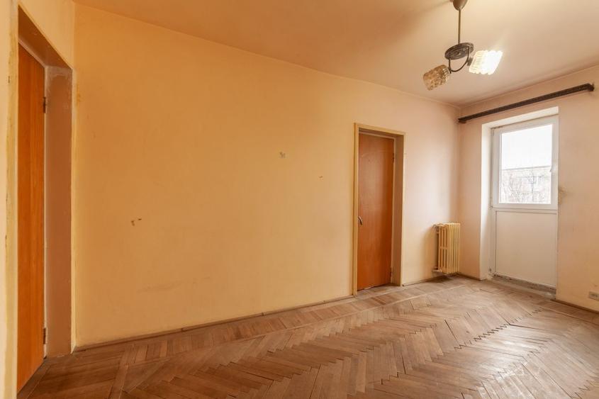 Apartament 3 camere, etaj 3/4, Razboieni