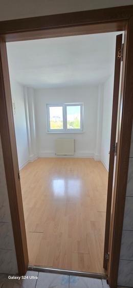 Apartament 3 camere cu centrala proprie