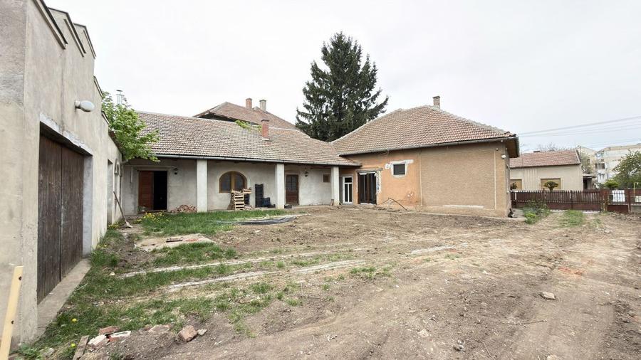 Proprietate cu 2 case | Teren 546 mp | Str. Albinelor Nr.18 - Carei