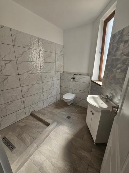 Universitate, 2 apartamente lipite, renovat, ideal inchiriere airbnb