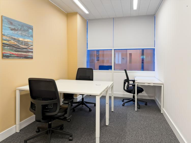 Spațiu de birou privat pentru 4 persoane în Regus Hermes
