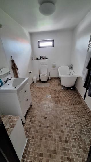 Vila ren.2018,P+1+M, 5 dormitoare,4bai,teren 500 mp,garaj 2 loc.cu acces in casa