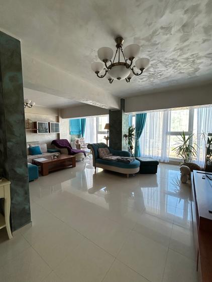 Apartament cu 3 camere in zona istorica a orasului!!!