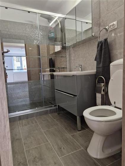 Vanzare apartament 3 camere decomandate finisat modern zona Centrala- strada Hor