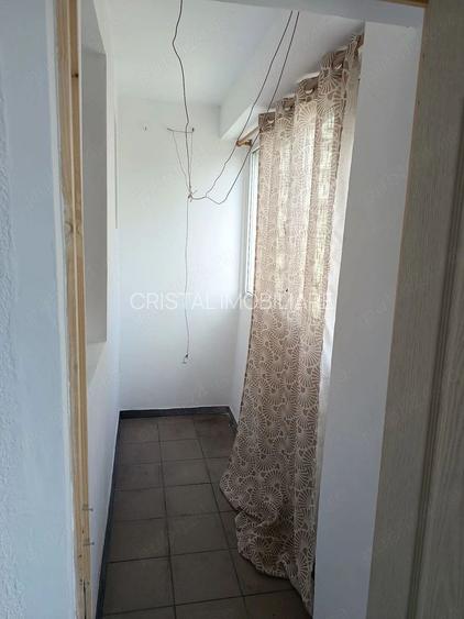 Garsoniera langa metrou 1 Decembrie, renovata, pret negociabil, etaj 4 din 9 - 7