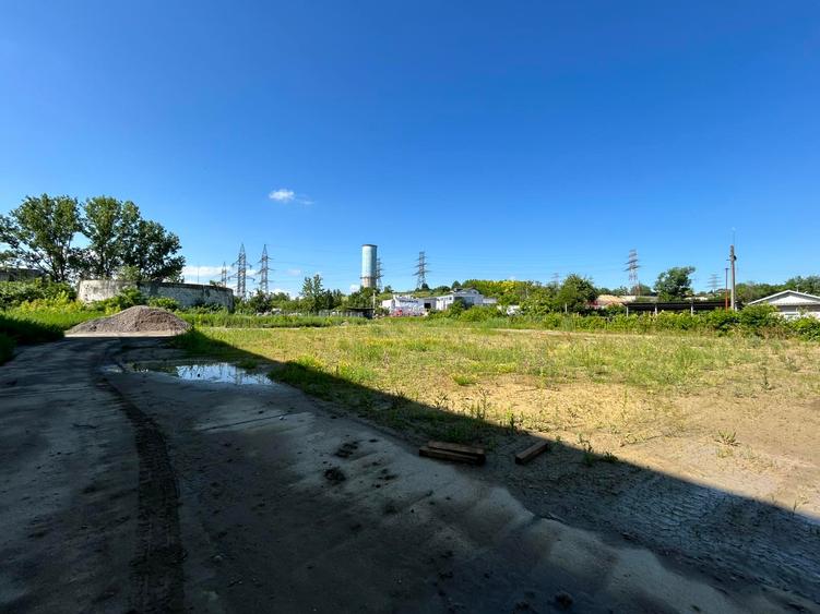 Teren 6000 mp Industrial CUG Iași cu 3 intrari ideal Hale, acces TIR – Lângă Kaufland CUG | 300 €/mp fara TVA