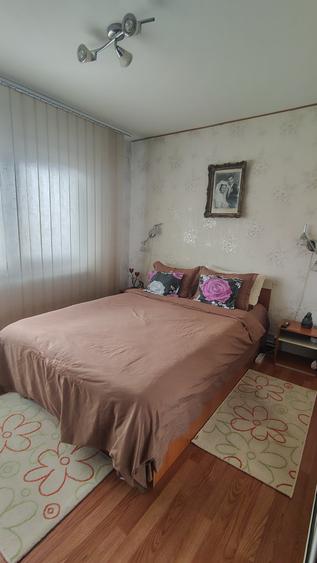 Balada - apartament cu 4 camere decomandat, centrala pe gaz