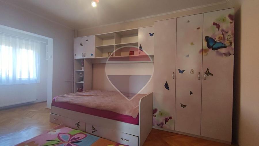 Apartament 3 camere de închiriat în zona Calea Aradului