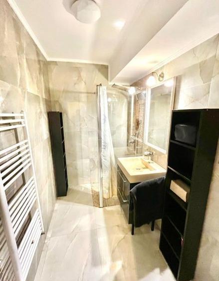 Apartament 2 camere decomandate – zona Vivo.