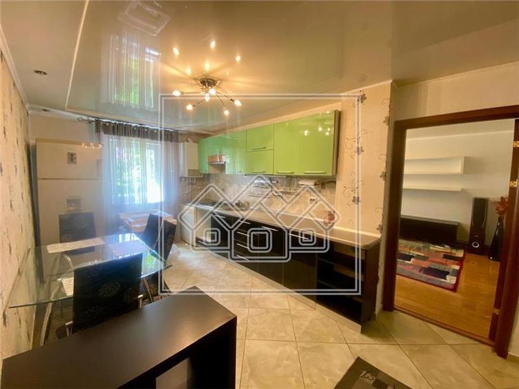 Inchiriez ap. 3 camere decomandat, mobilat/utilat - Turnișor