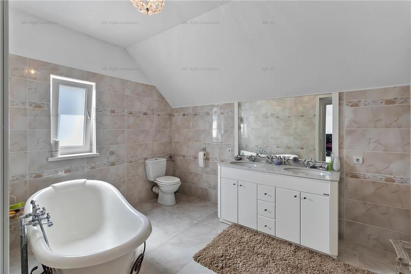 Vila / Casa superba cu 5 camere zona | 1032 mp teren |  Sanpetru Brasov