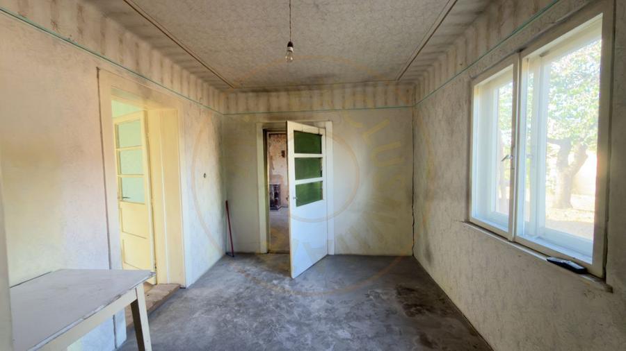 Casă 3 camere, Teren 1036 mp Front 22 m - Str. Florilor 46 - Carei