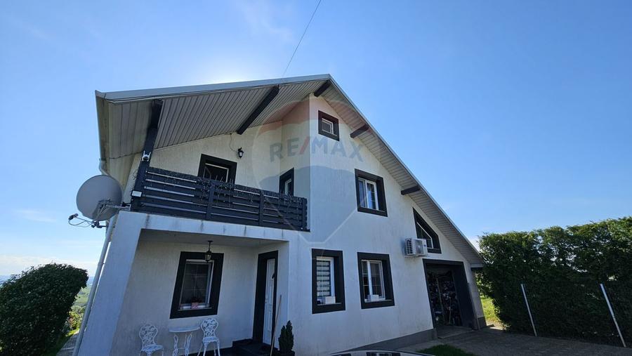 Casă / Vilă de lux, 6 camere, Liteni-Moara, Suceava