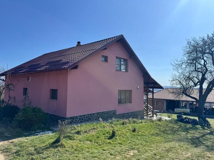 Casa de vanzare, 134 mp, teren 1300 mp, zona Vest