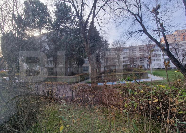 Apartament cu 3 dormitoare, 2 bai, boxa mare, parter inalt, balcon, Manastur