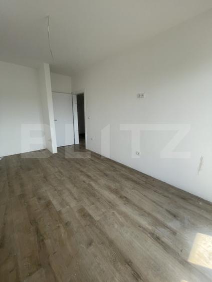 Apartament de vanzare, cu 3 camere, balcon mare, panoramă superbă, complex nou