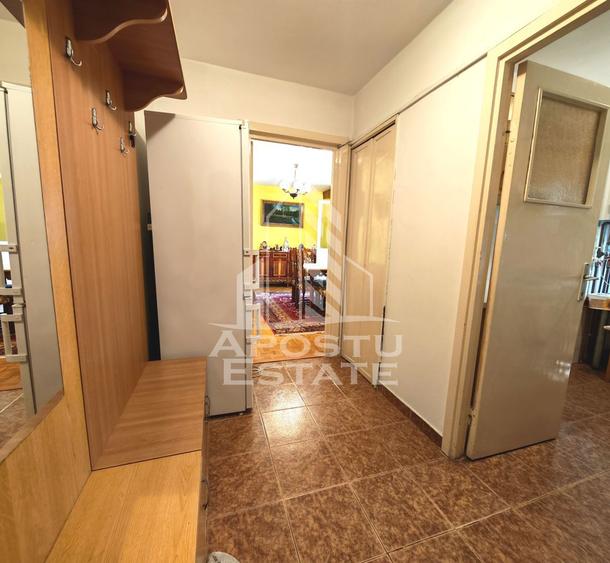 Apartament cu 3 camere de vanzare, zona Circumvalatiunii, Timisoara