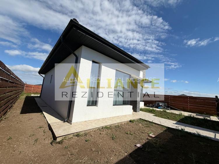 Casa individuala parter - 3 camere- 2 bai - teren 375mp - 3