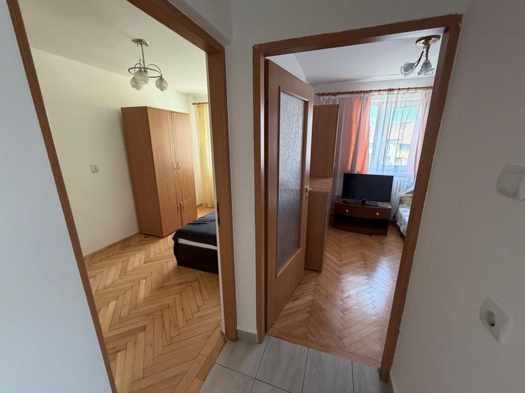 Apartament 3 camere de inchiriat, etaj 5 - zona Cetate